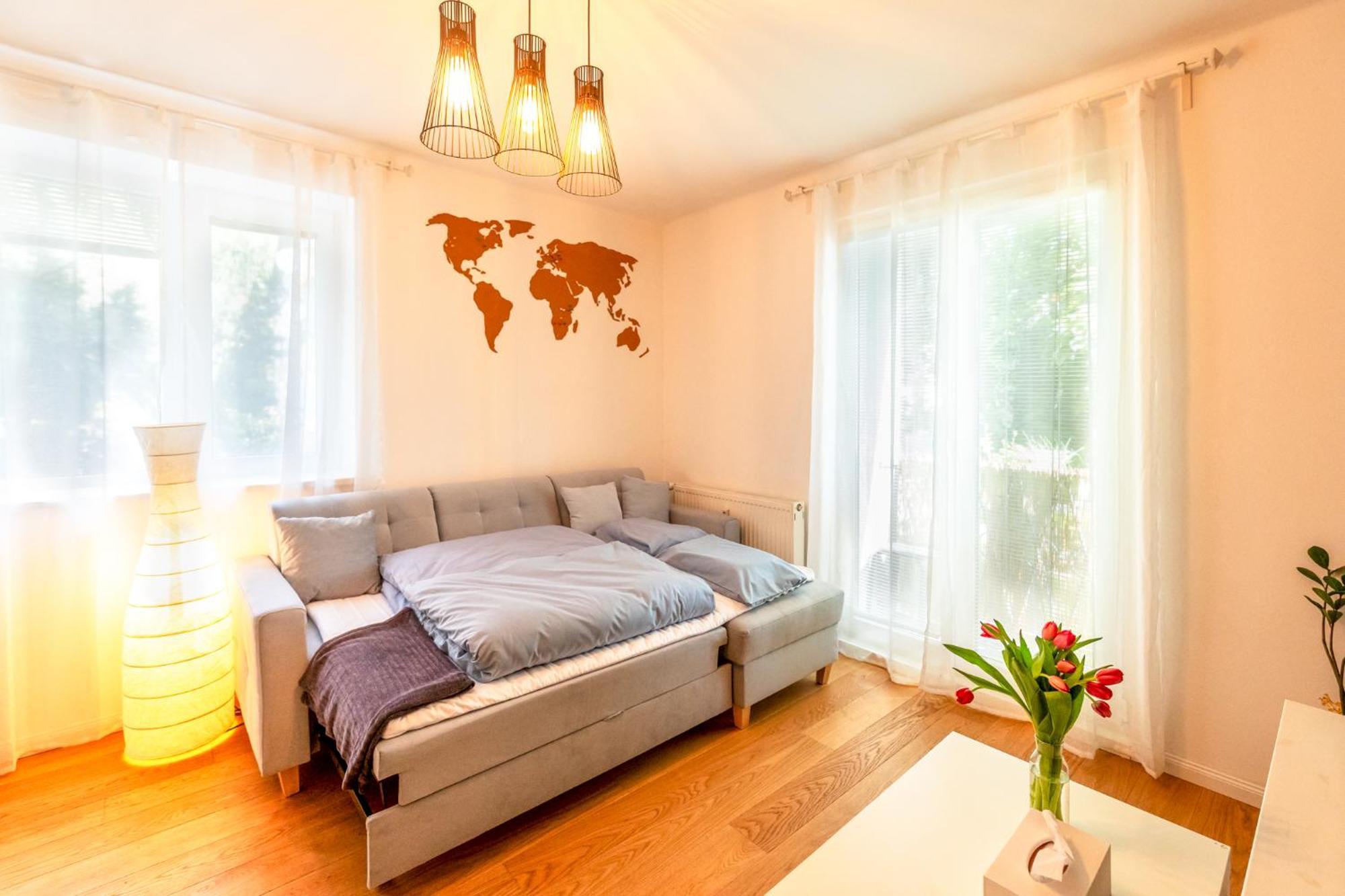 Quiet Apartment In New City Center, Nivy ブラチスラヴァ エクステリア 写真