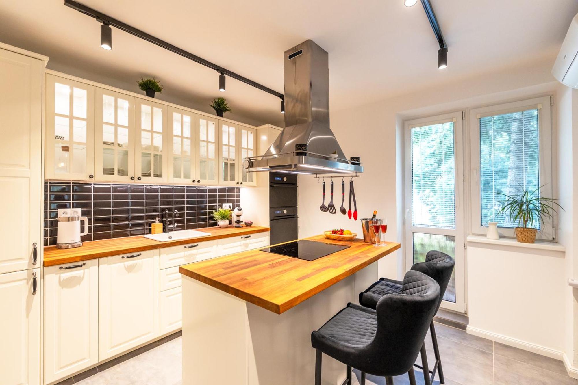 Quiet Apartment In New City Center, Nivy ブラチスラヴァ エクステリア 写真
