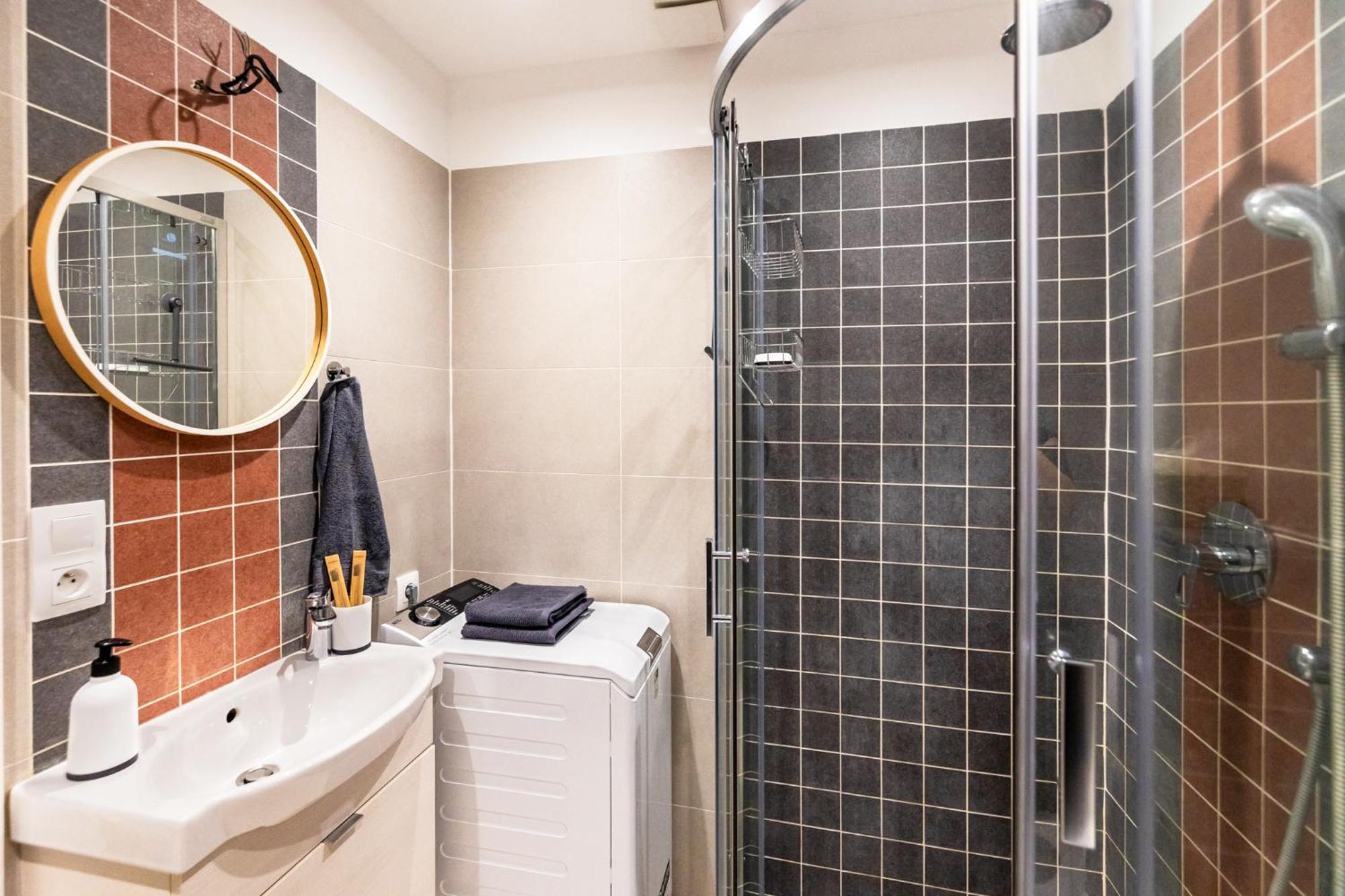 Quiet Apartment In New City Center, Nivy ブラチスラヴァ エクステリア 写真