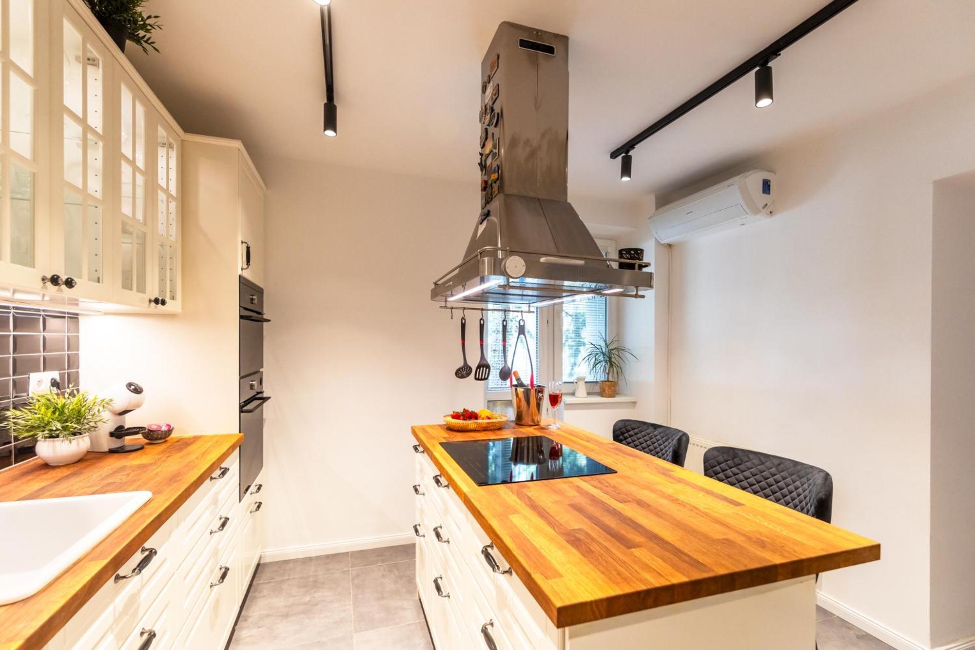 Quiet Apartment In New City Center, Nivy ブラチスラヴァ エクステリア 写真