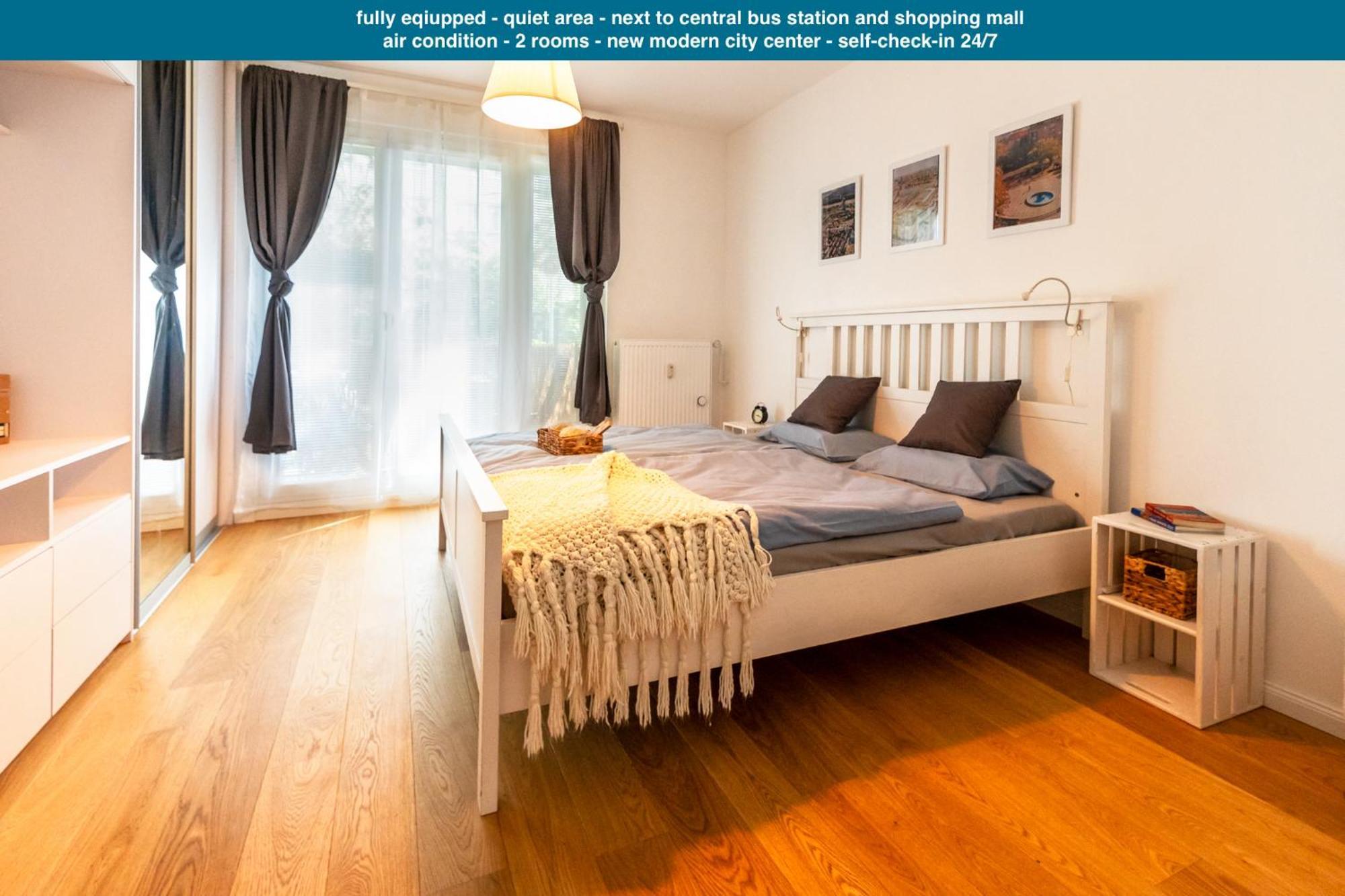 Quiet Apartment In New City Center, Nivy ブラチスラヴァ エクステリア 写真